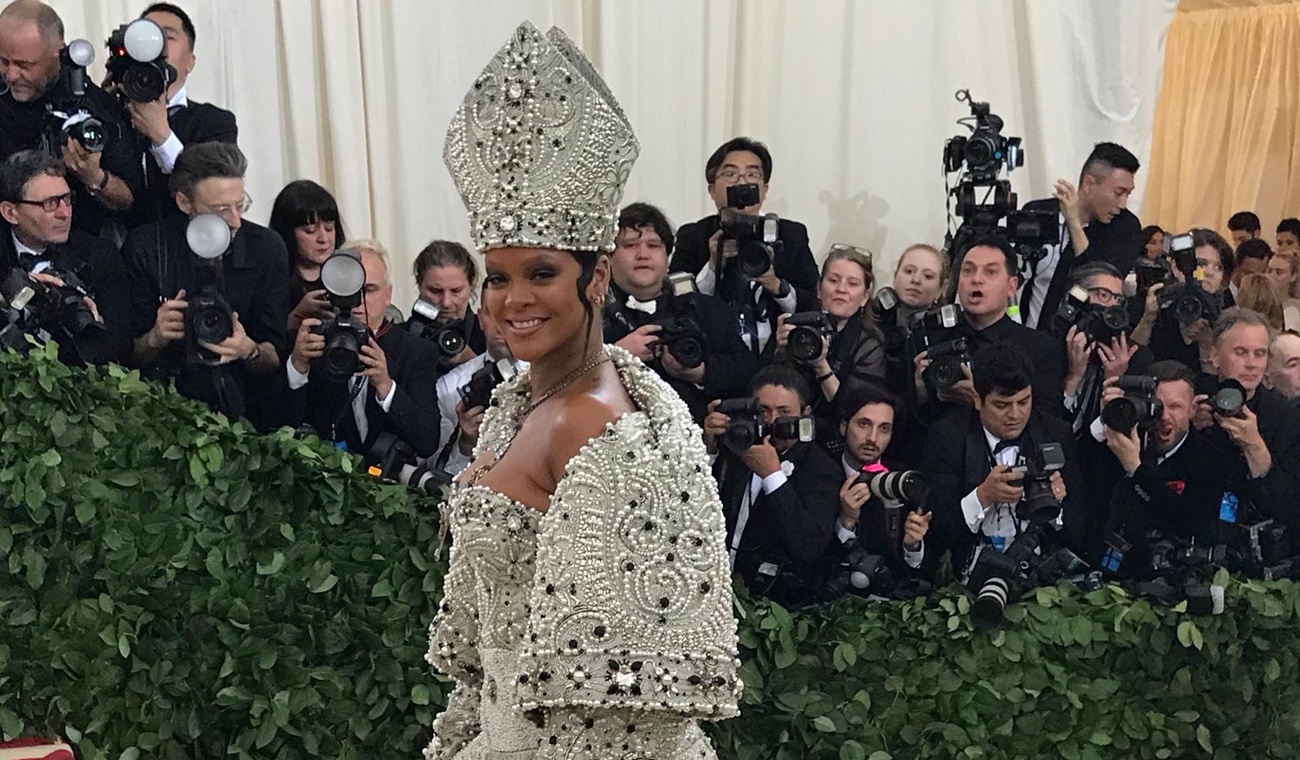 La tenue de Rihanna au Met Gala 2018 engendre la colère