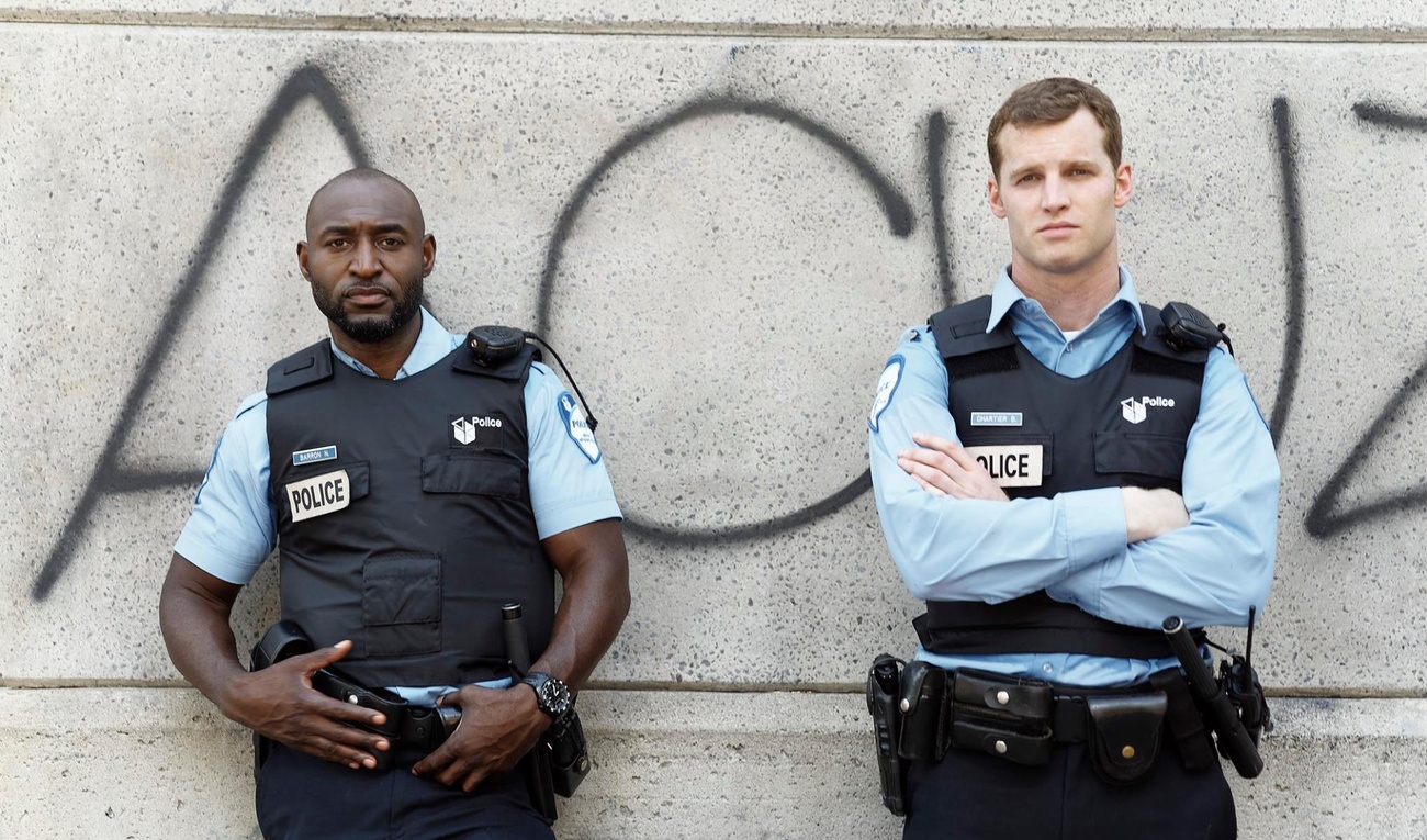 Les pantalons de camouflage des policiers de Montréal dans 19-two