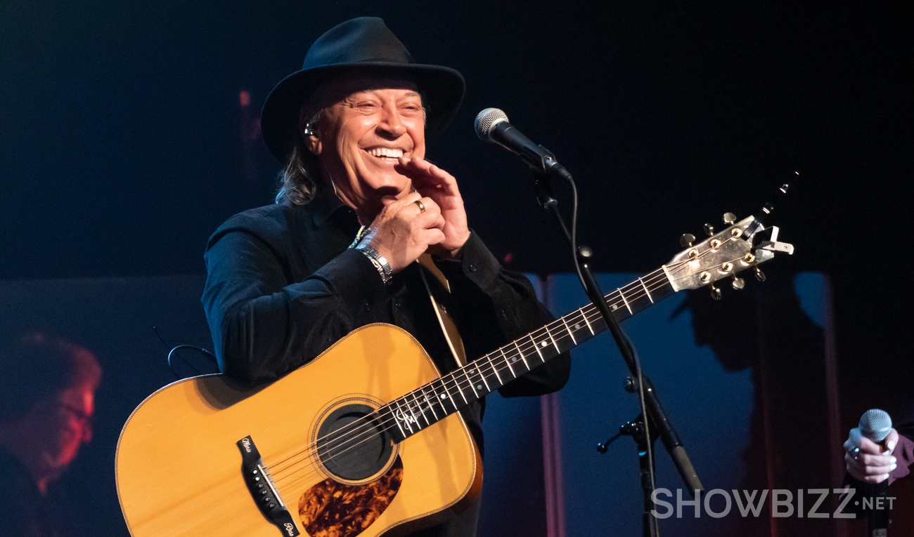 Spectacle Contre vents et marées de Paul Daraîche au Cabaret du Casino de Montréal