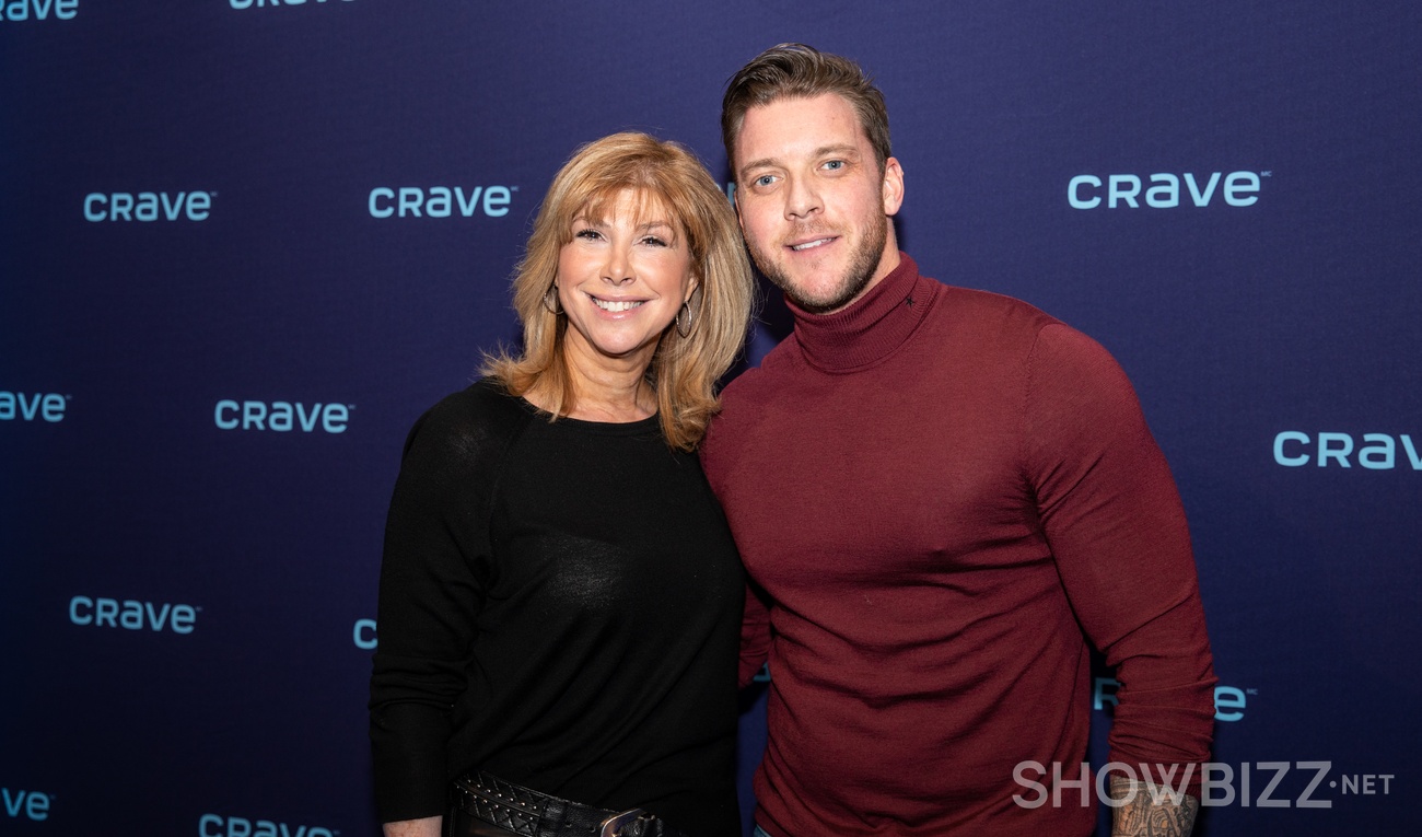 Plusieurs artistes célèbrent le lancement de Crave en français au Québec